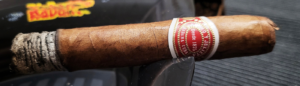 Read more about the article Romeo y Julieta Romeo No 1. Kubańskie cygaro w tubie. Jak smakuje?
