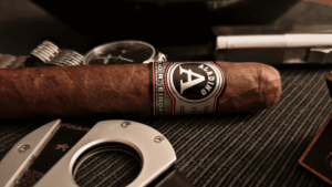 Read more about the article Aladino Fuma Noche. Cygaro na wieczór.